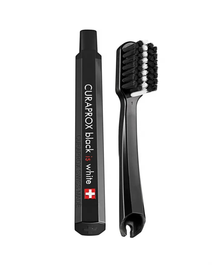 Travel set (Black is white)