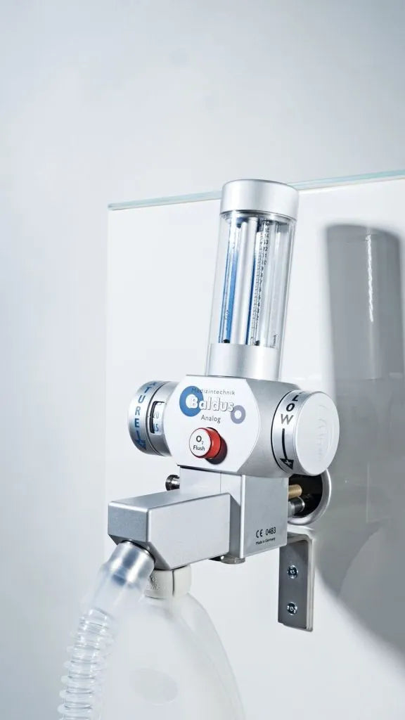 Baldus Analog -70 Oxygen-Nitrous Oxide Mixer Sedation Unit with Encased Cart