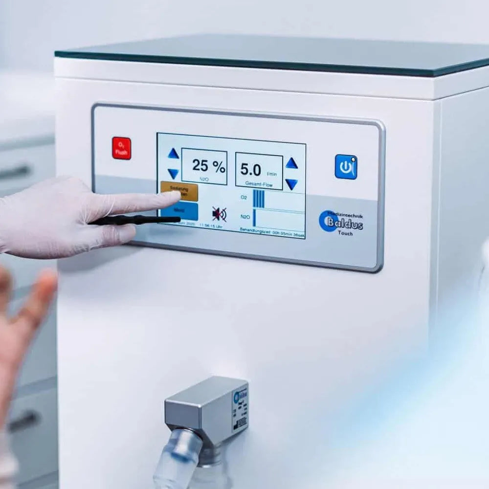 Baldus Touch - 70 Oxygen-Nitrous Oxide Mixer Unit With Encased Cart